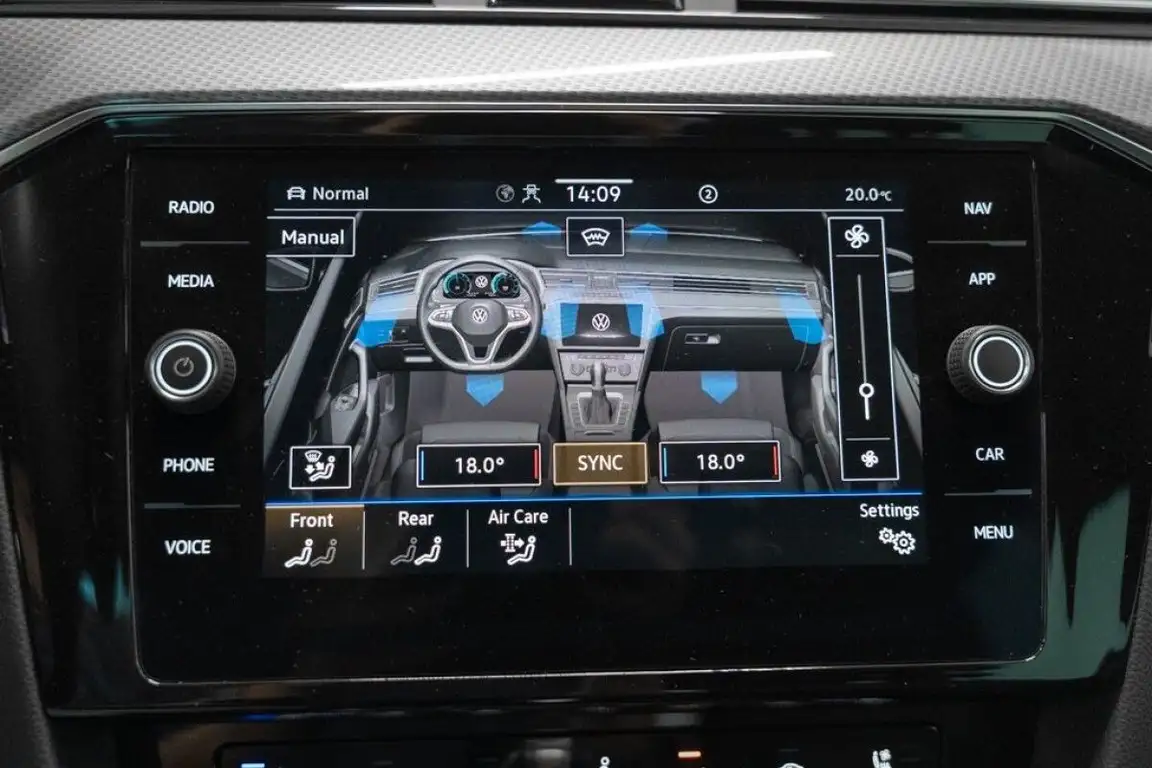 VOLKSWAGEN PASSAT