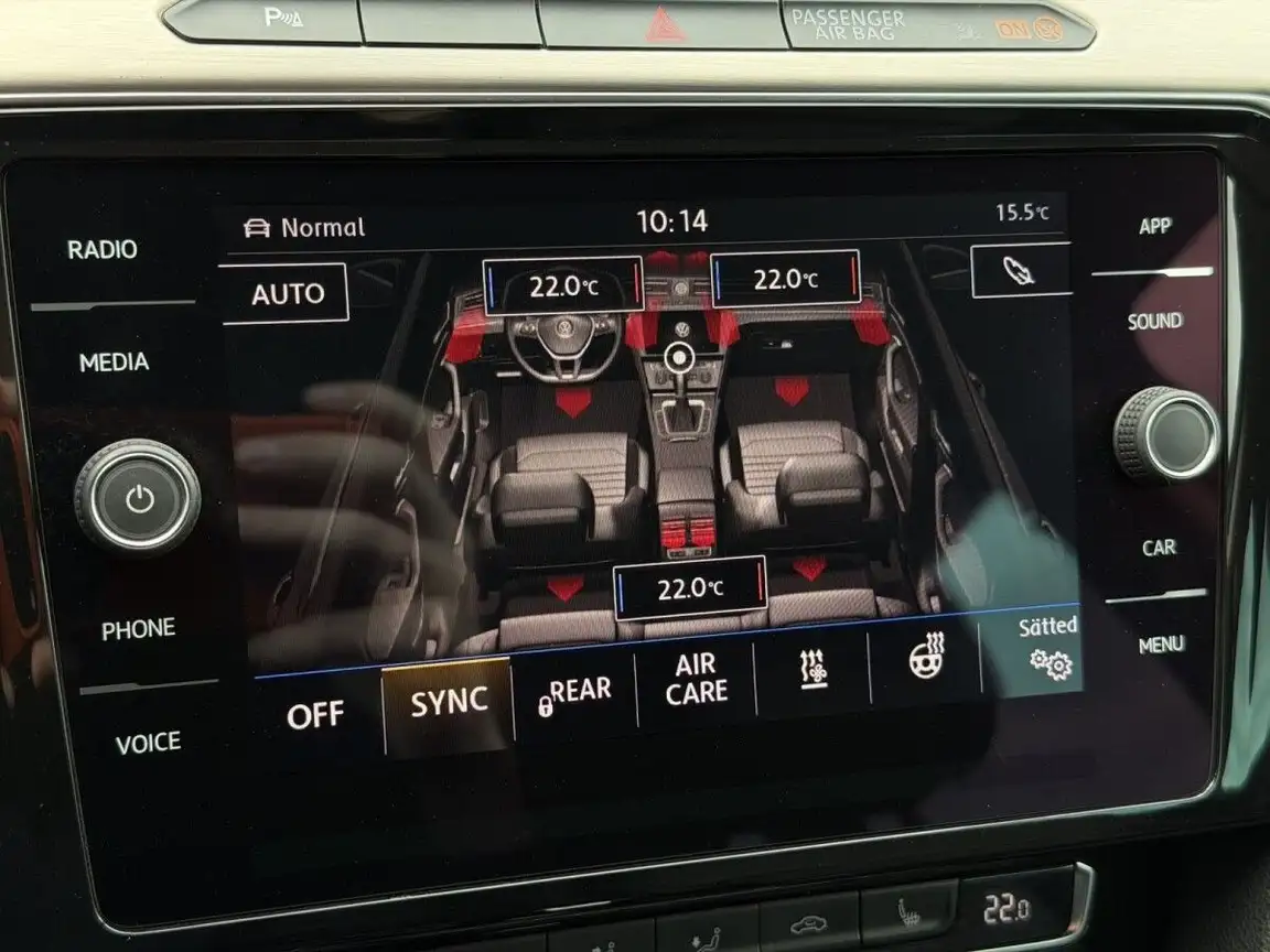 VOLKSWAGEN PASSAT