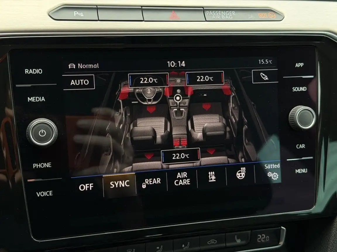 VOLKSWAGEN PASSAT