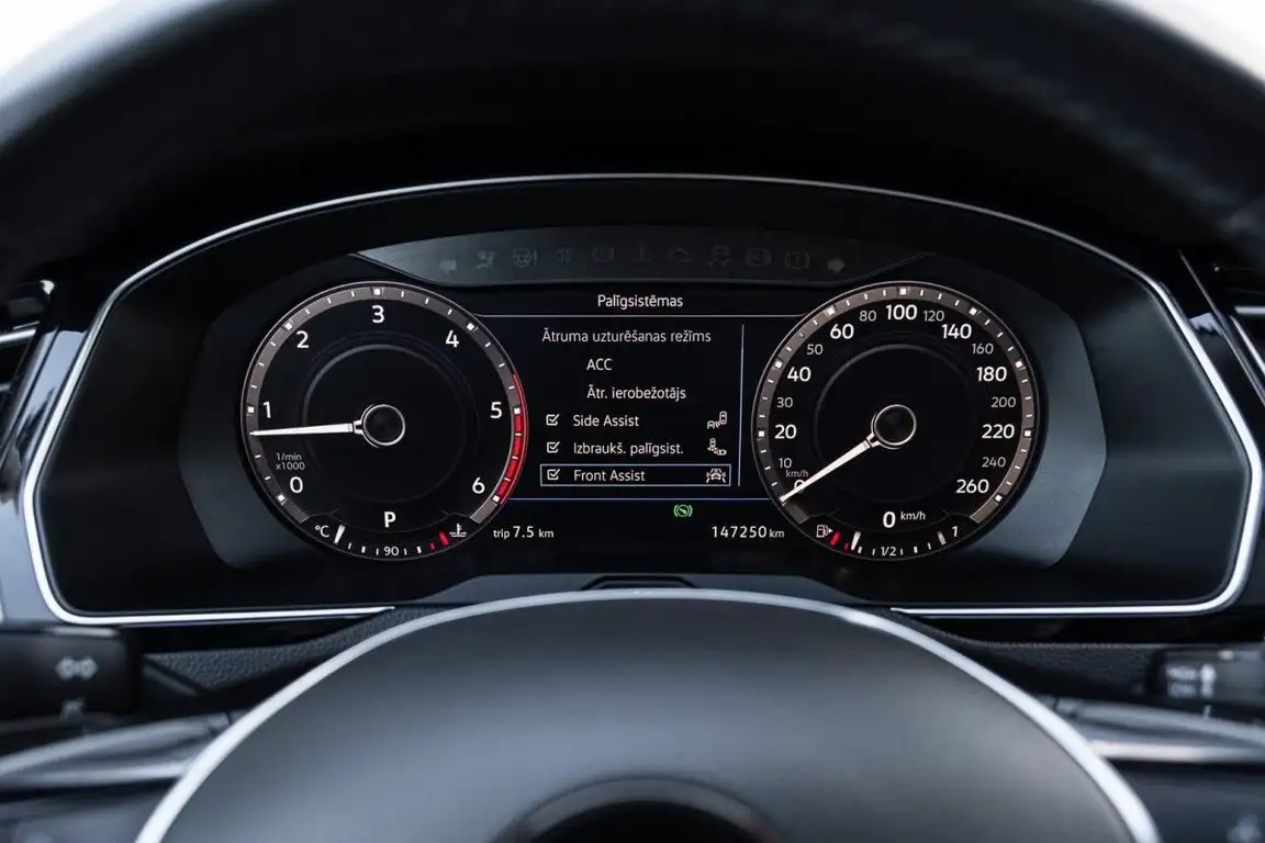 VOLKSWAGEN PASSAT