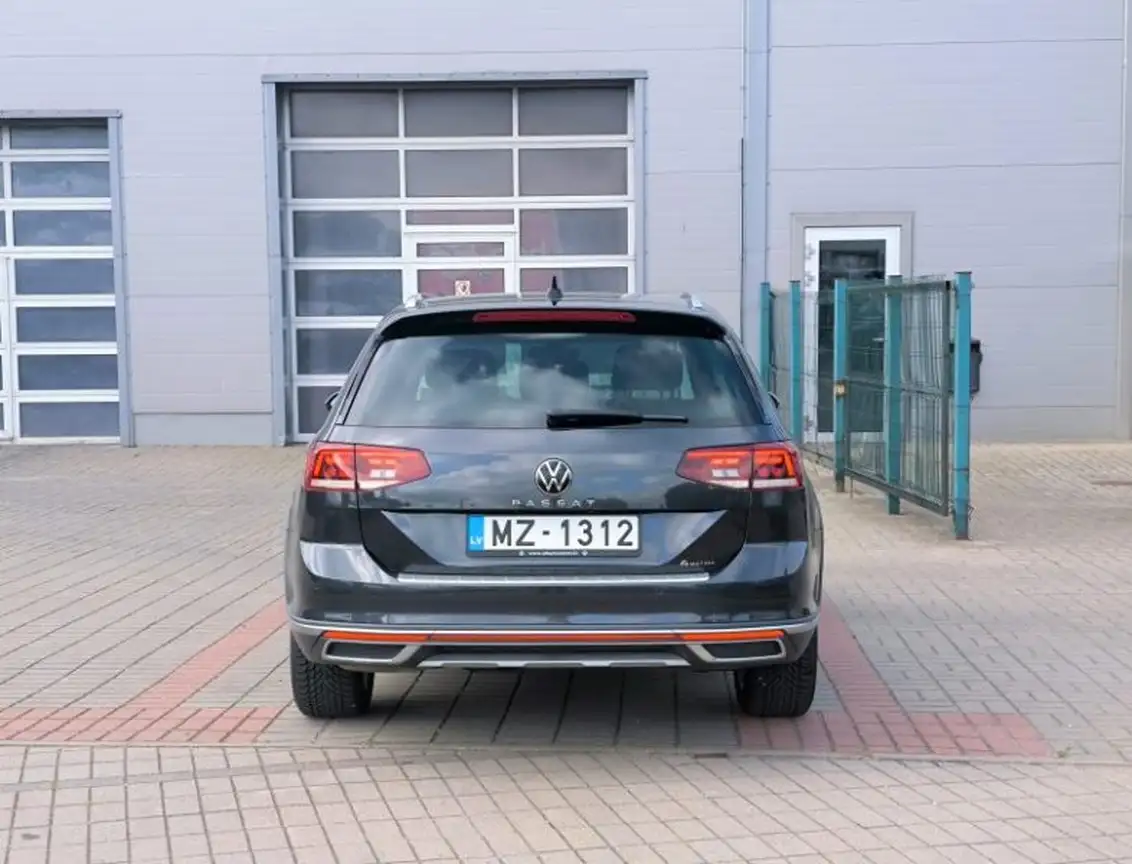 VOLKSWAGEN PASSAT