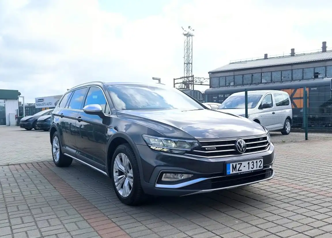 VOLKSWAGEN PASSAT