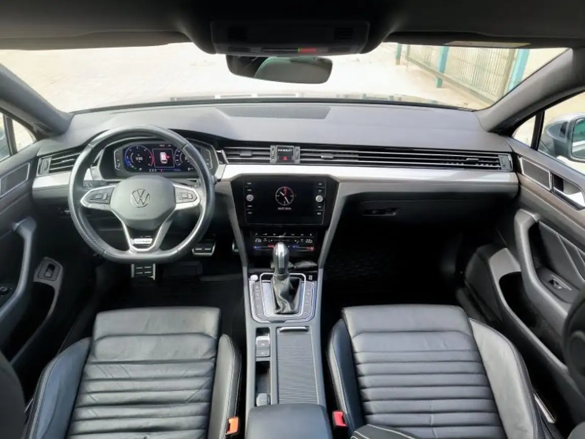 VOLKSWAGEN PASSAT