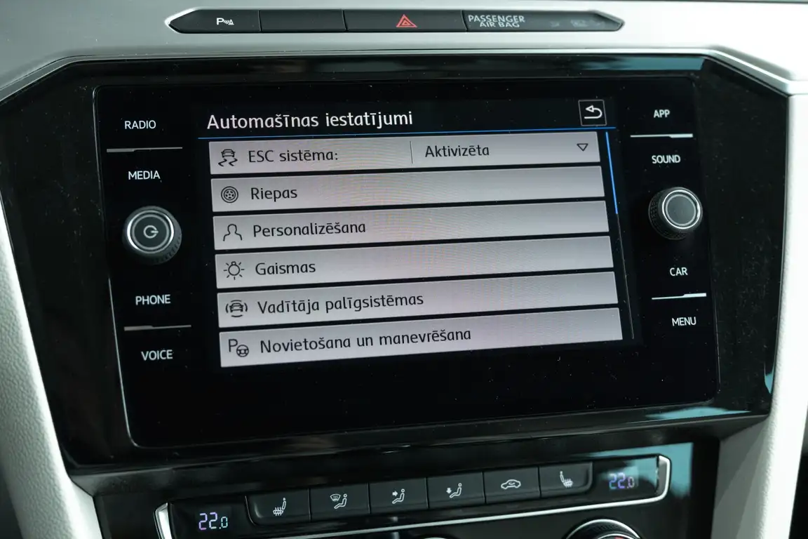 VOLKSWAGEN PASSAT