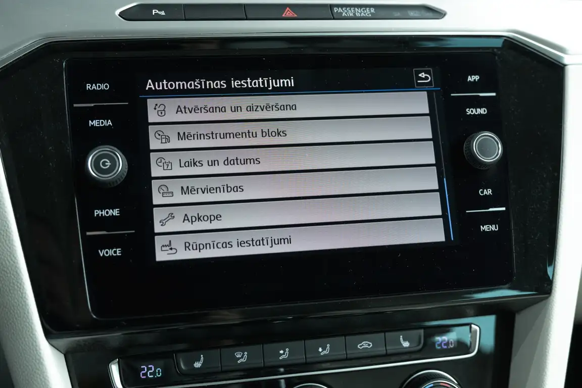 VOLKSWAGEN PASSAT