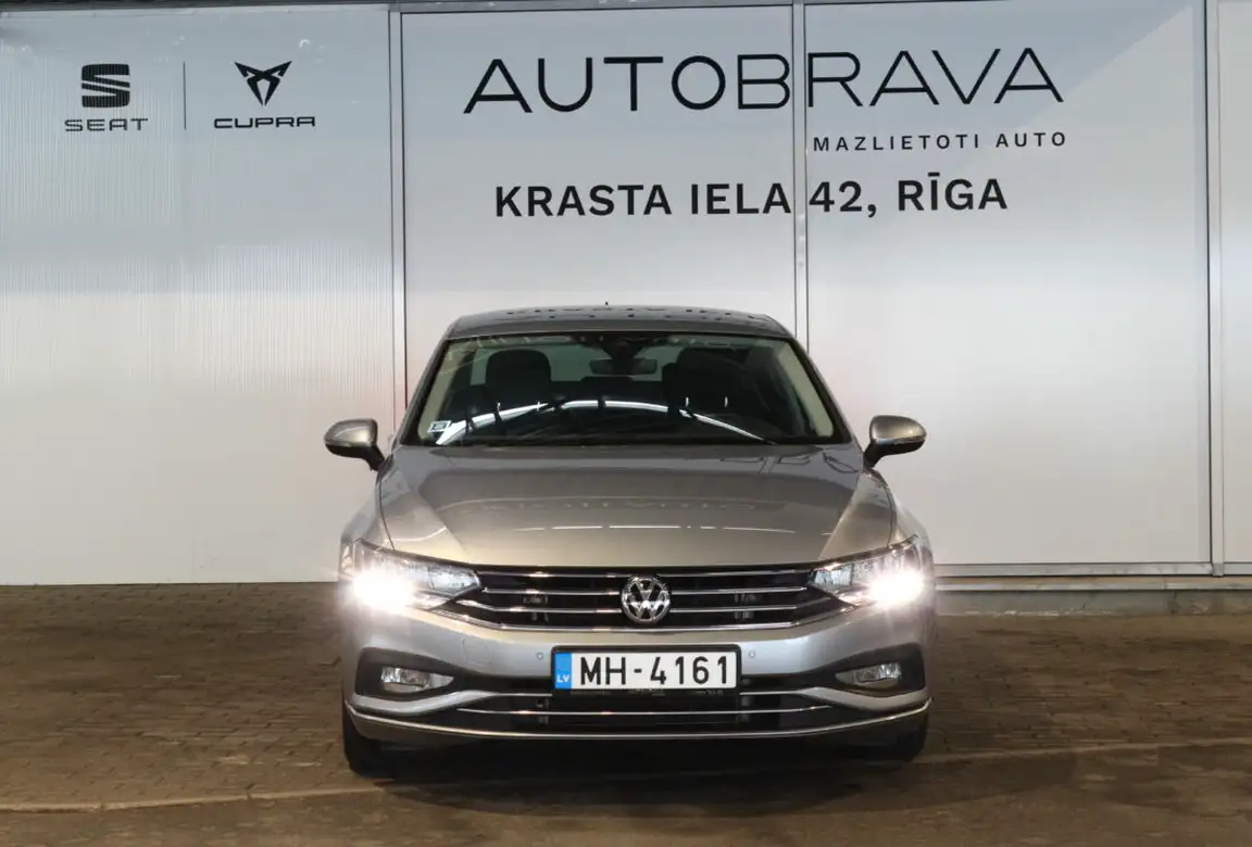 VOLKSWAGEN PASSAT