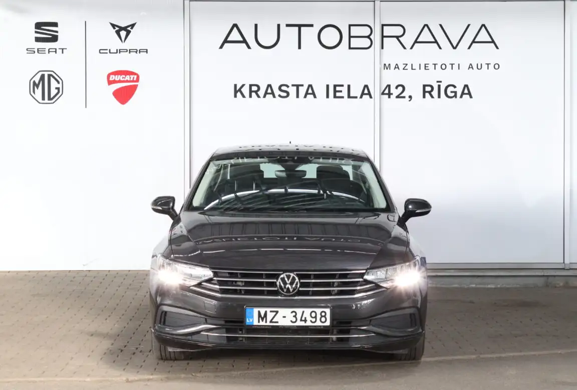 VOLKSWAGEN PASSAT