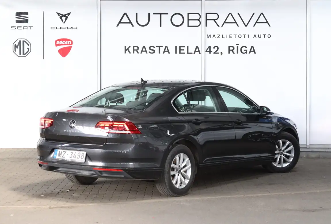 VOLKSWAGEN PASSAT