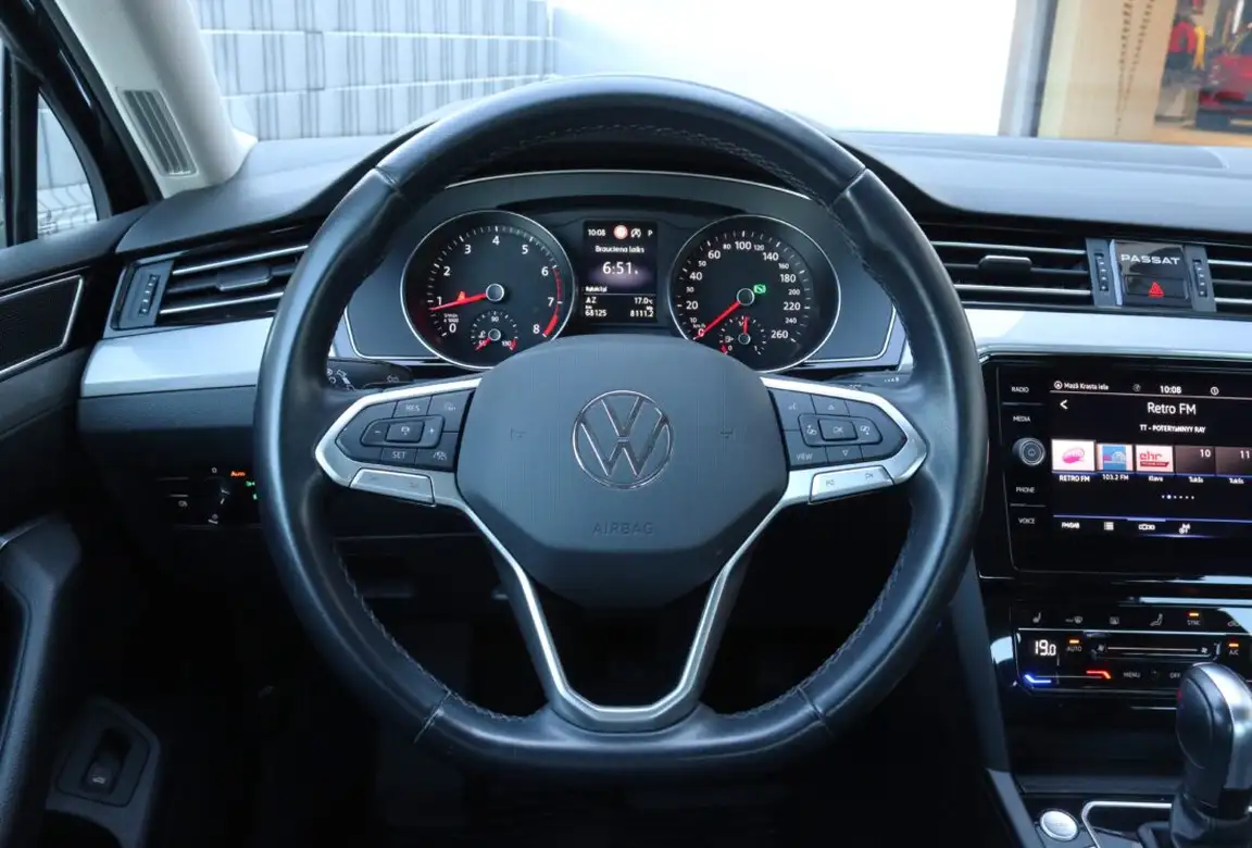 VOLKSWAGEN PASSAT