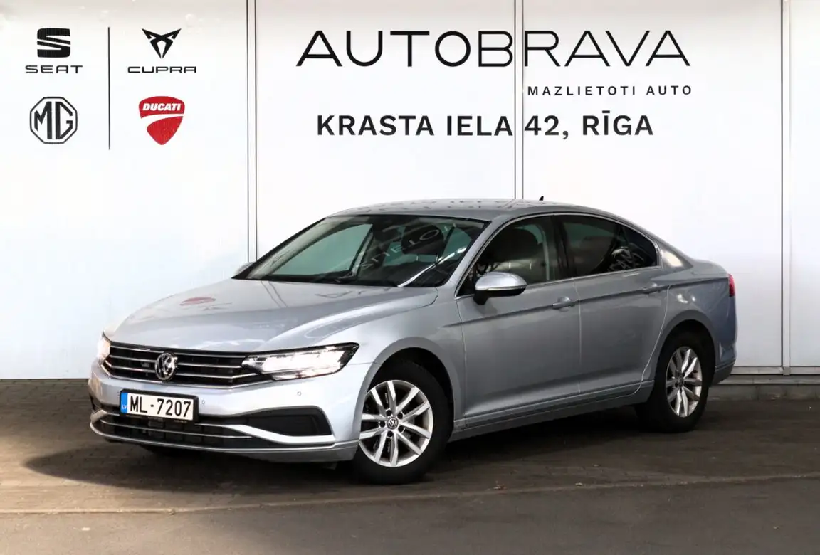 VOLKSWAGEN PASSAT
