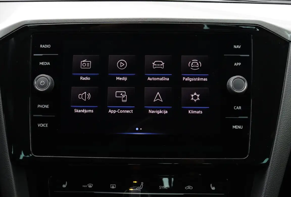 VOLKSWAGEN PASSAT
