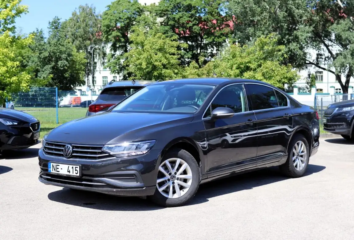 VOLKSWAGEN PASSAT