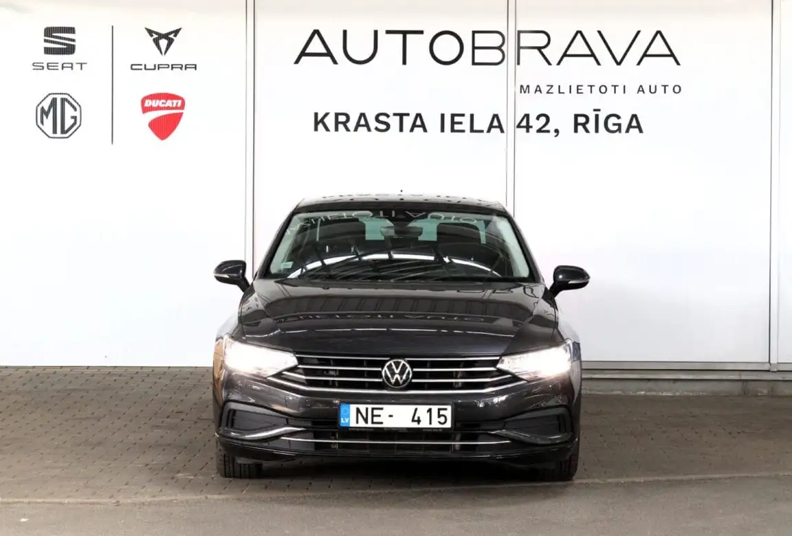 VOLKSWAGEN PASSAT