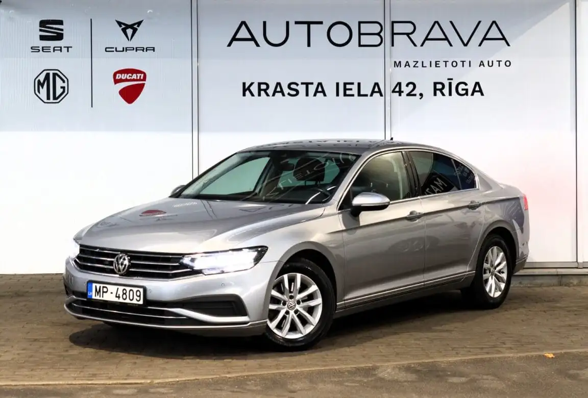 VOLKSWAGEN PASSAT