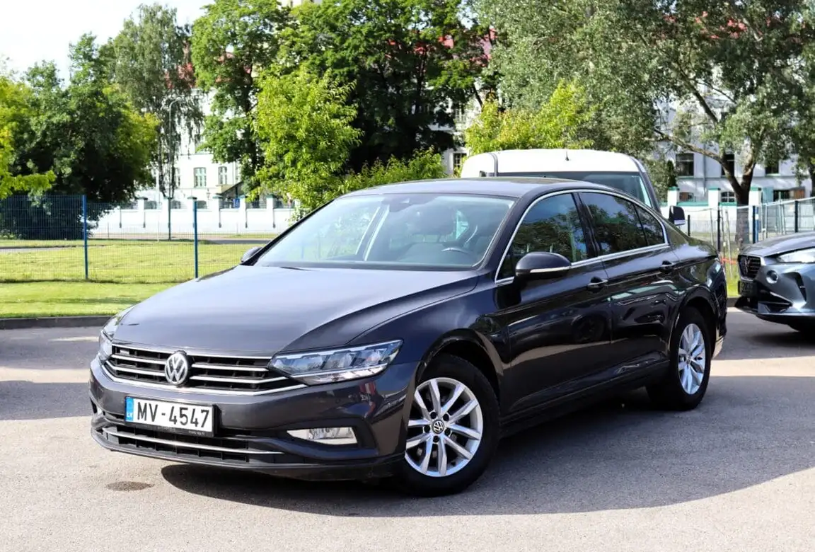 VOLKSWAGEN PASSAT