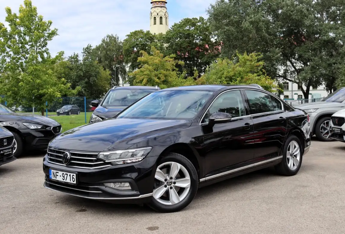 VOLKSWAGEN PASSAT