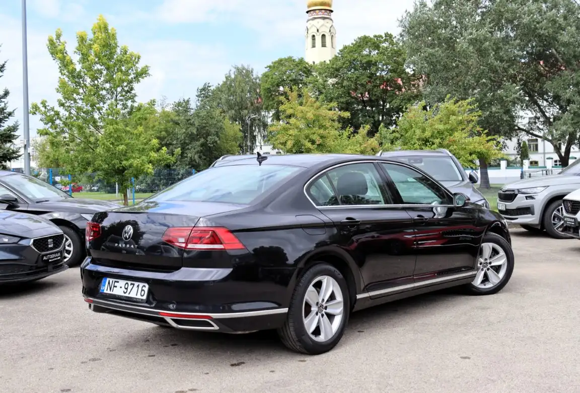 VOLKSWAGEN PASSAT