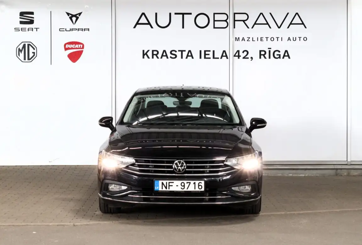 VOLKSWAGEN PASSAT