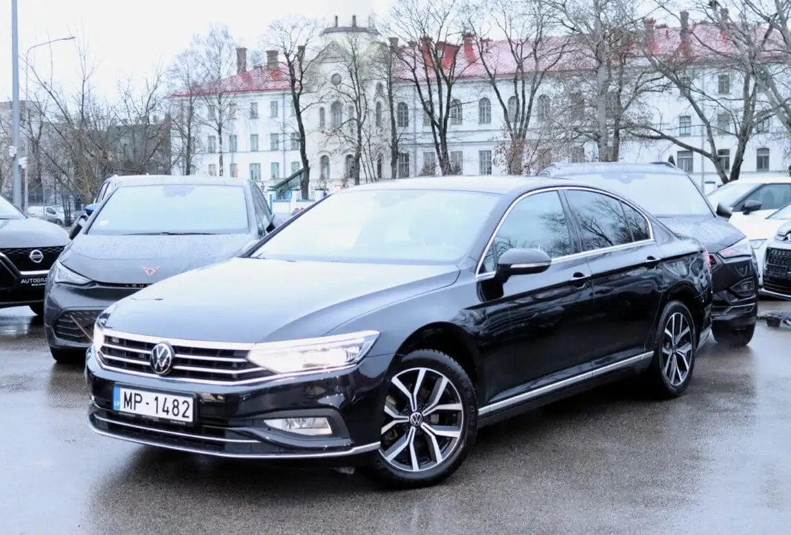 VOLKSWAGEN PASSAT