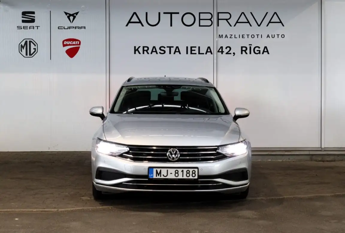 VOLKSWAGEN PASSAT
