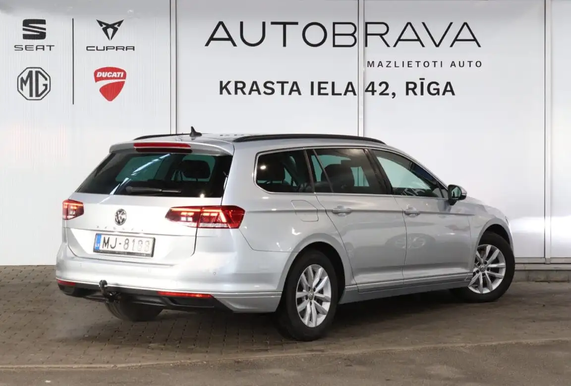 VOLKSWAGEN PASSAT