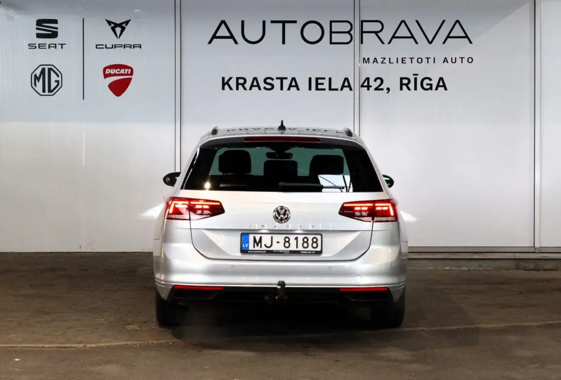 VOLKSWAGEN PASSAT