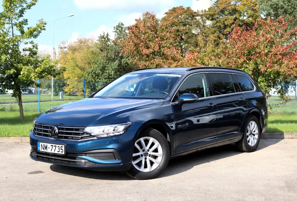 VOLKSWAGEN PASSAT