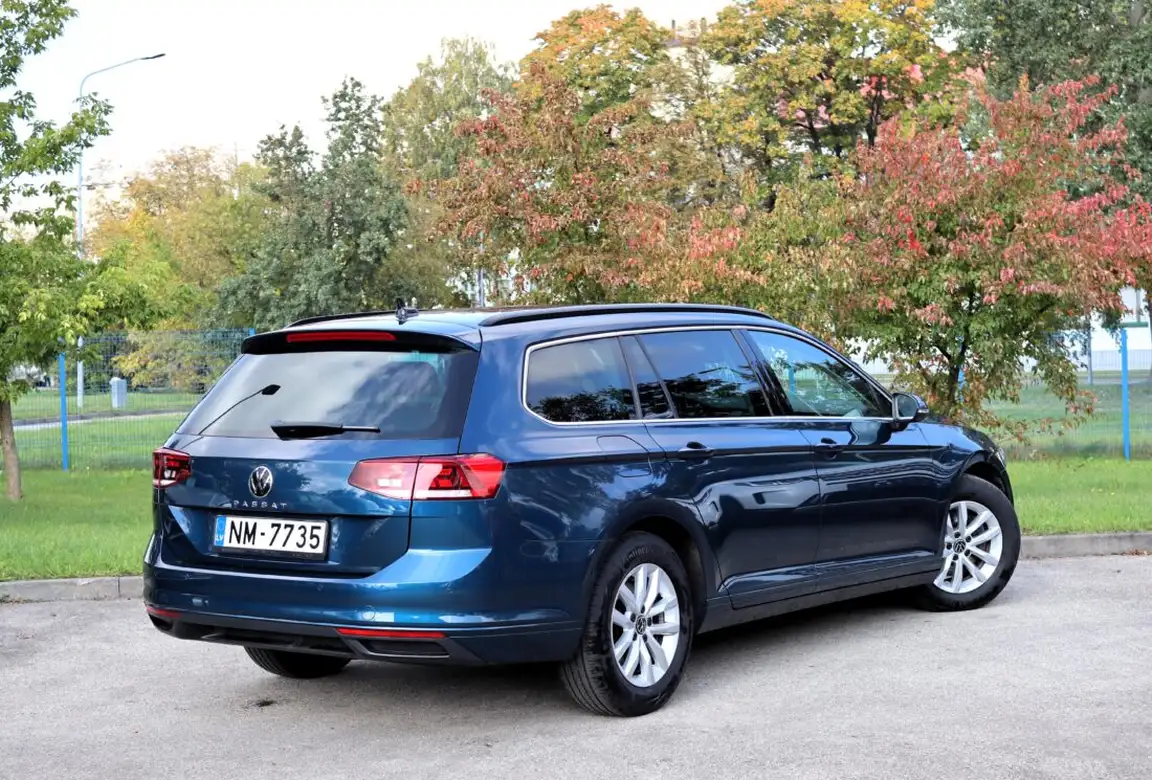 VOLKSWAGEN PASSAT