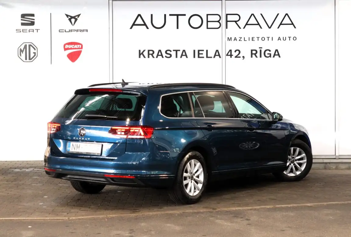 VOLKSWAGEN PASSAT