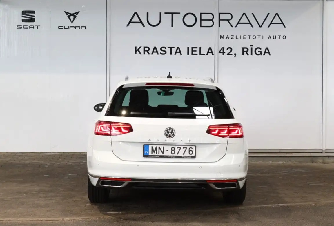 VOLKSWAGEN PASSAT