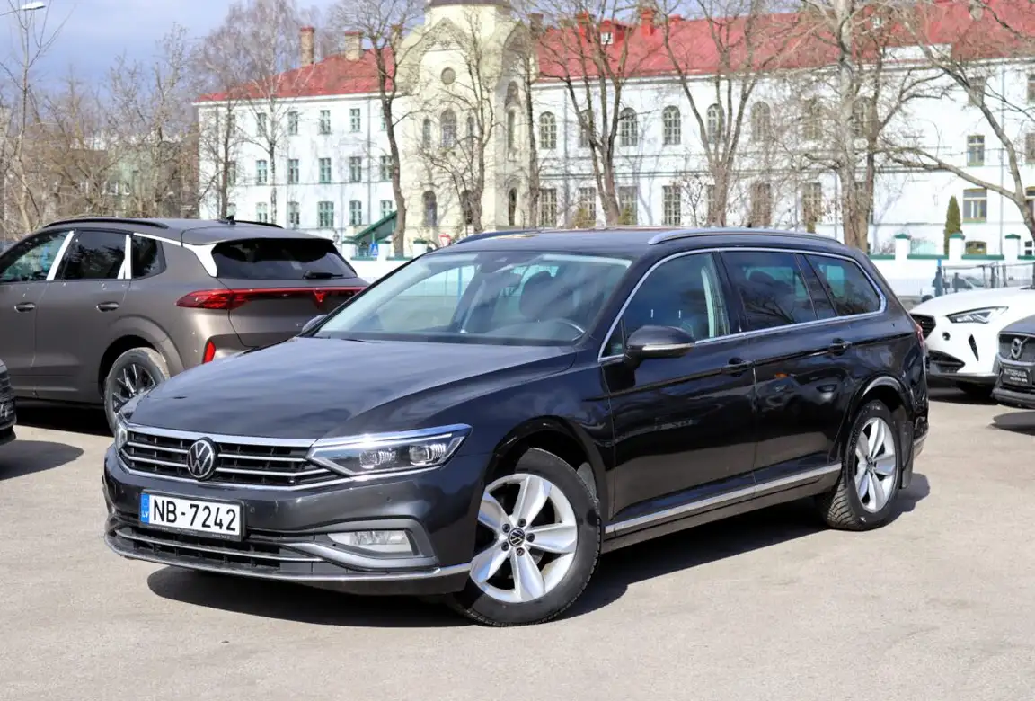 VOLKSWAGEN PASSAT