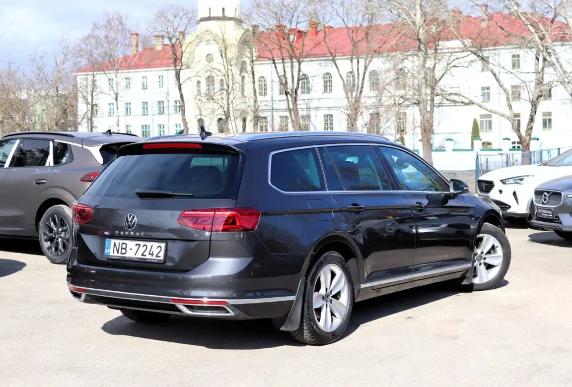 VOLKSWAGEN PASSAT