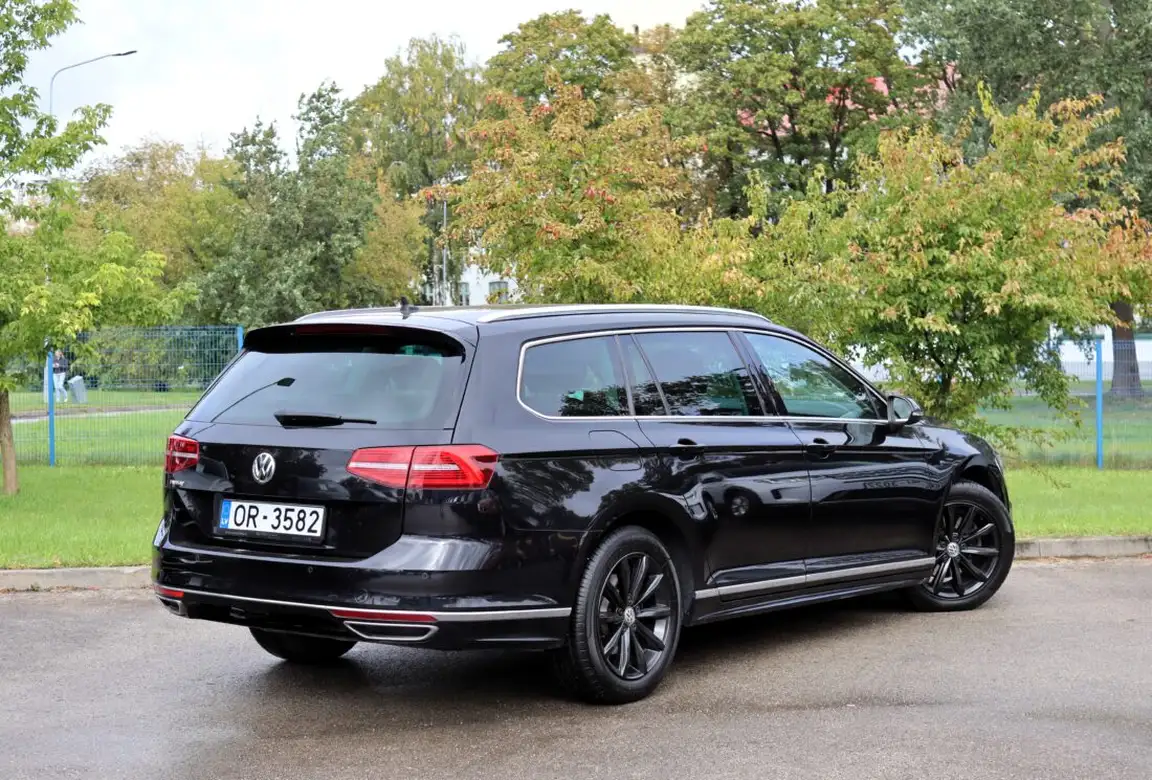 VOLKSWAGEN PASSAT