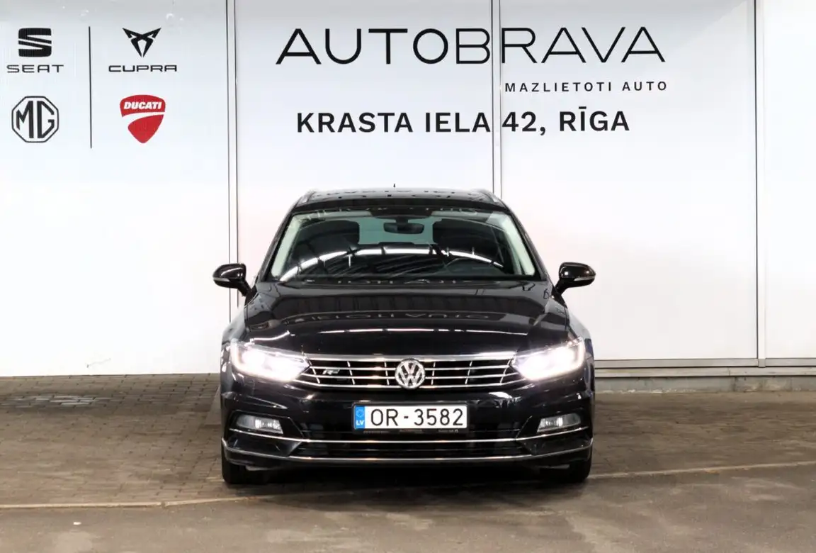 VOLKSWAGEN PASSAT