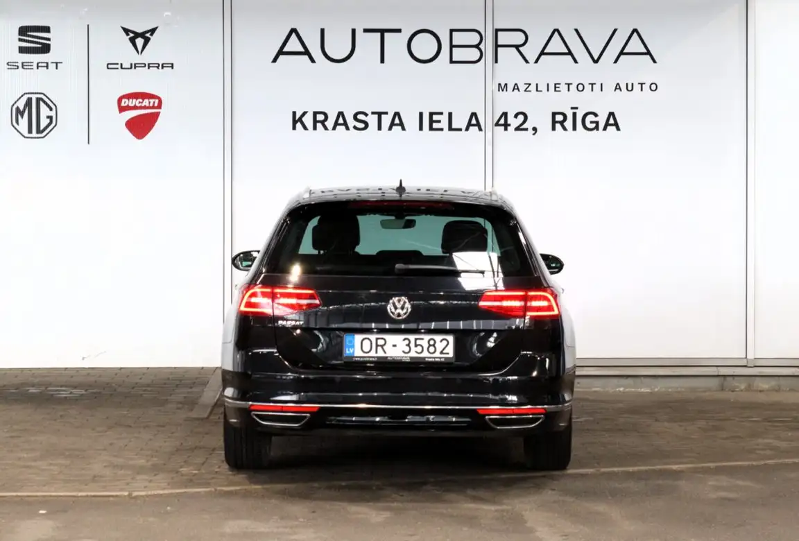 VOLKSWAGEN PASSAT