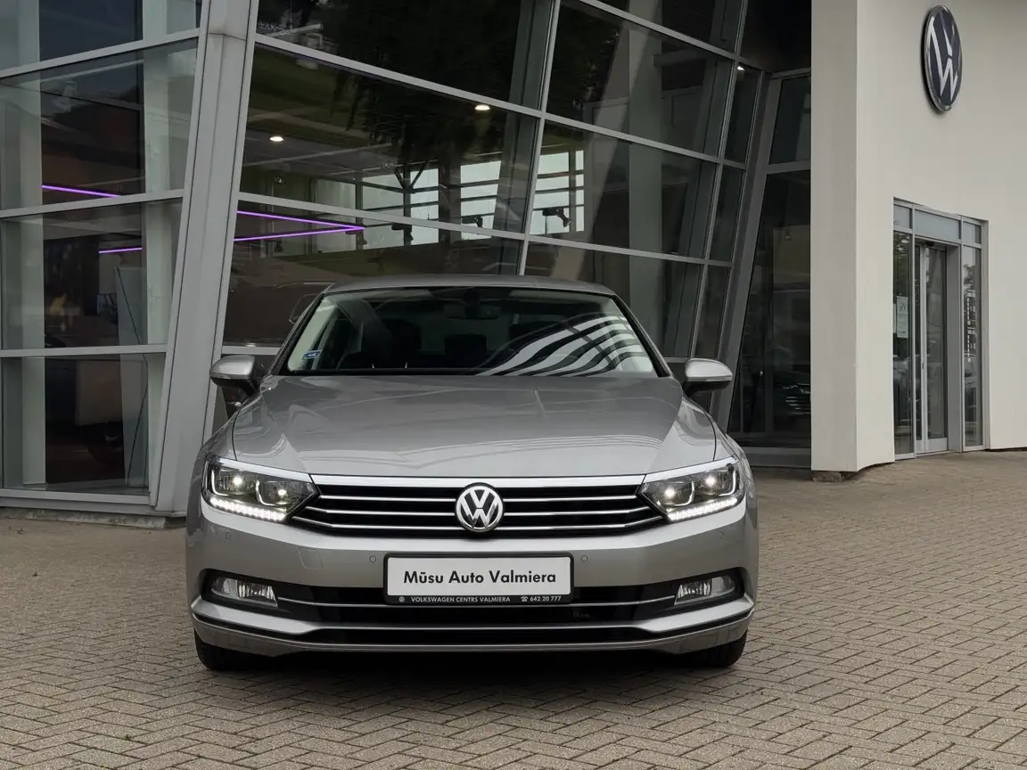 VOLKSWAGEN PASSAT