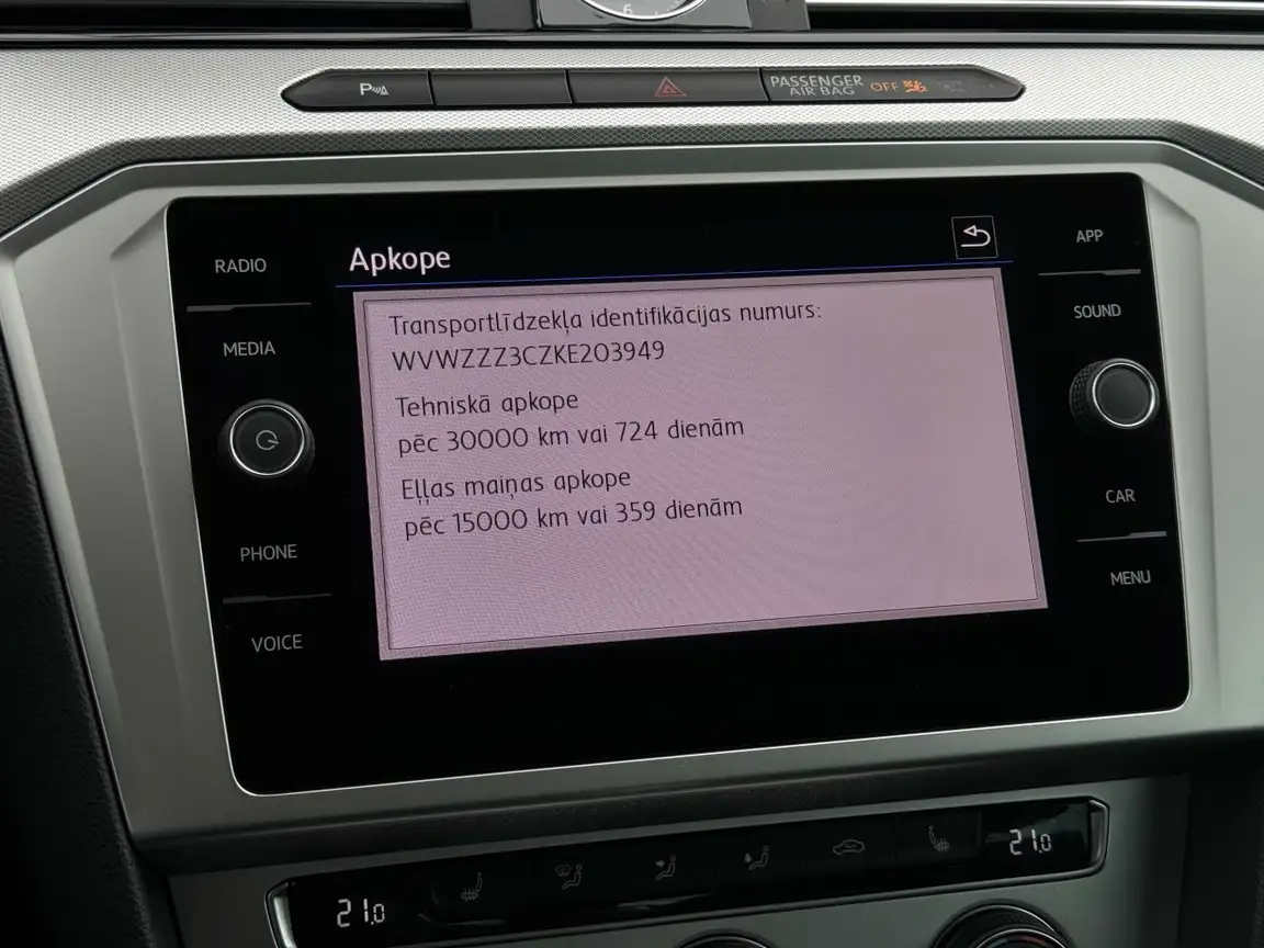 VOLKSWAGEN PASSAT