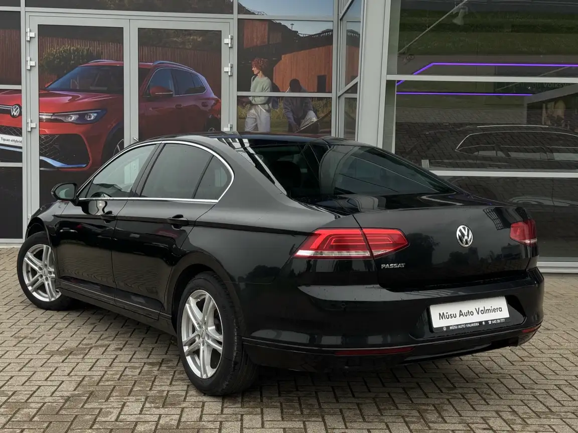 VOLKSWAGEN PASSAT
