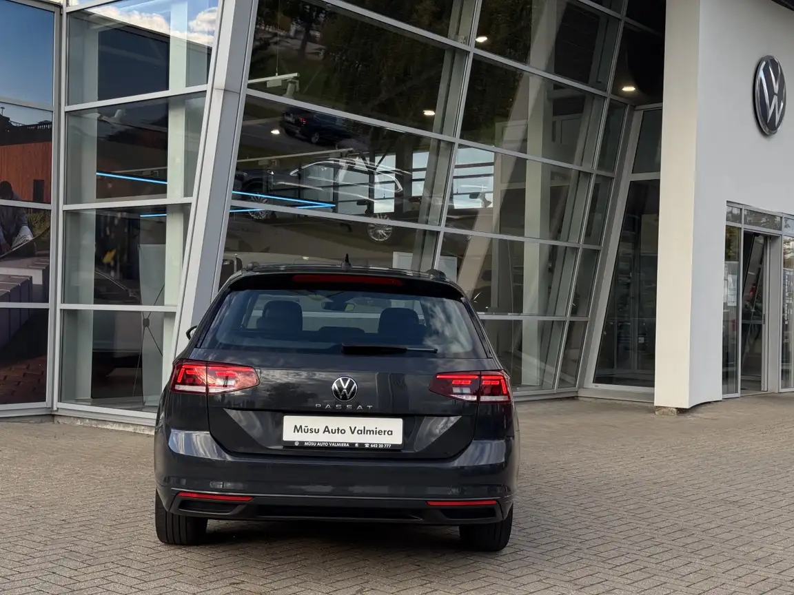 VOLKSWAGEN PASSAT
