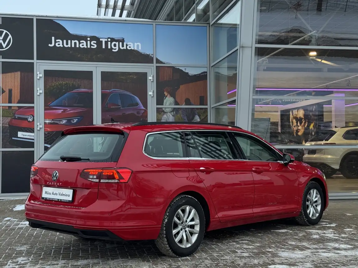 VOLKSWAGEN PASSAT