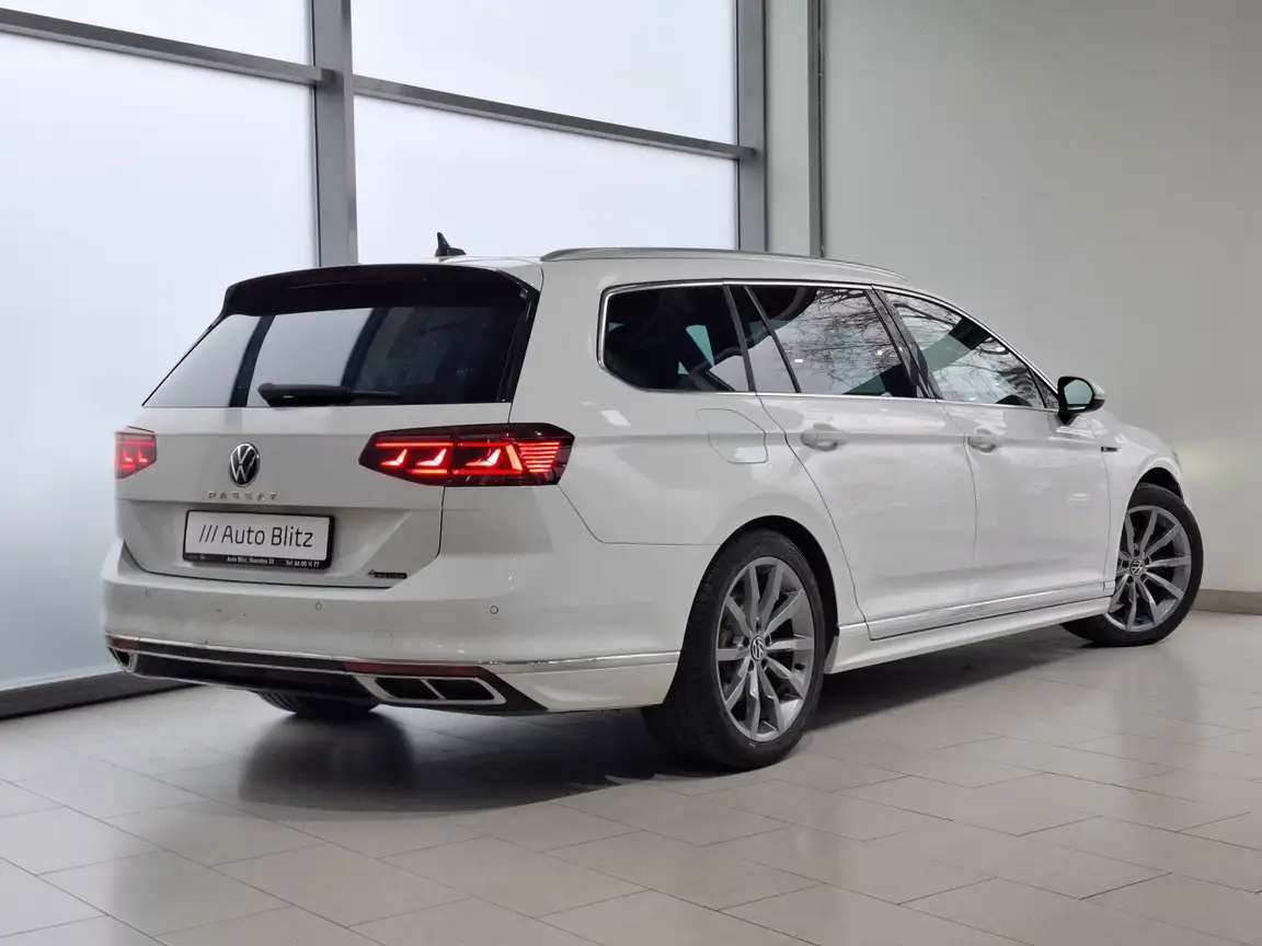 VOLKSWAGEN PASSAT