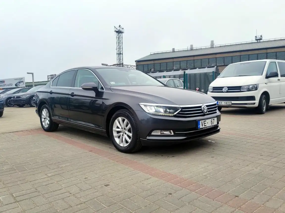 VOLKSWAGEN PASSAT