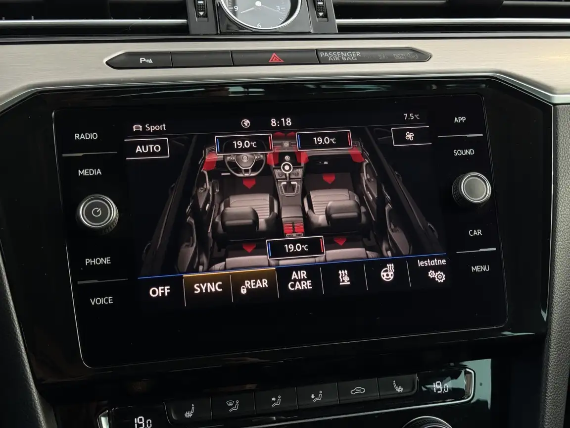 VOLKSWAGEN PASSAT