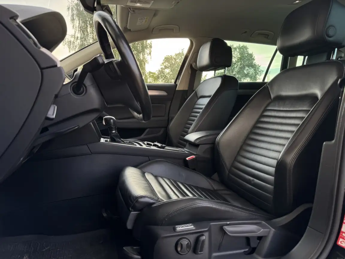 VOLKSWAGEN PASSAT