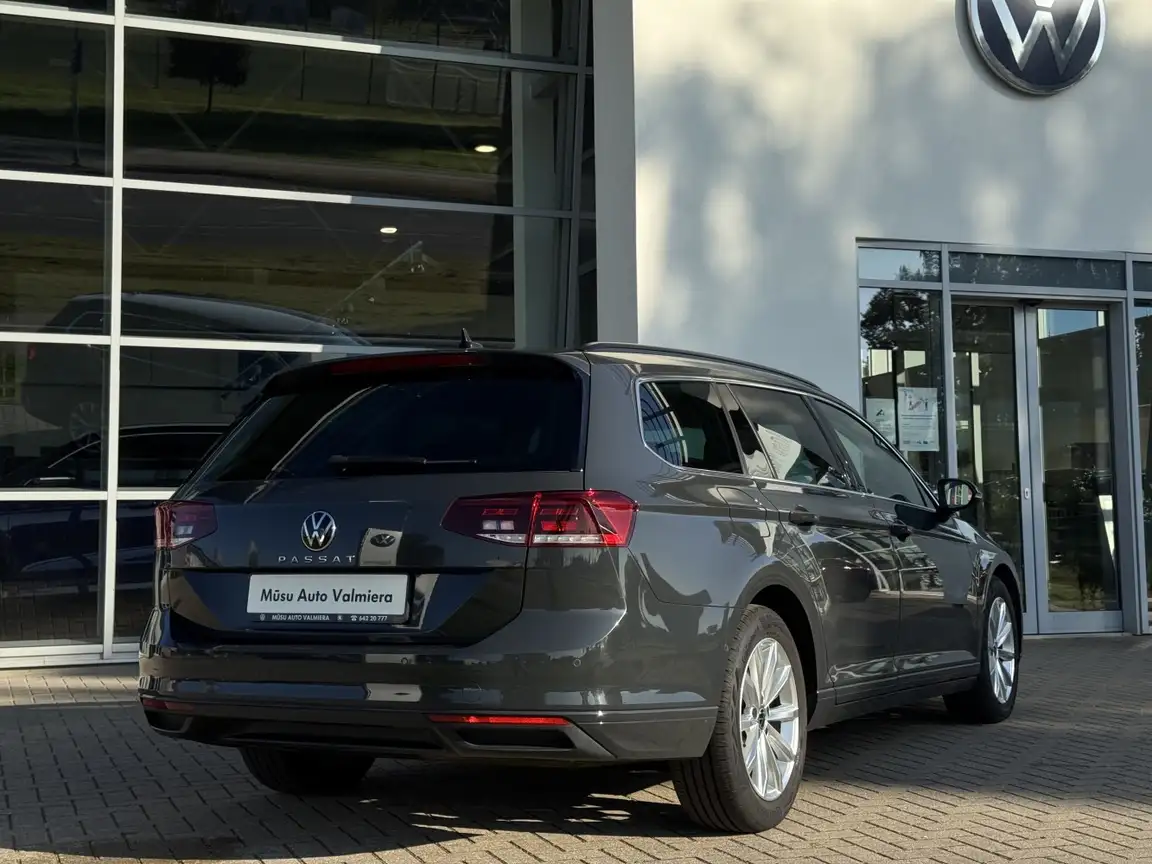 VOLKSWAGEN PASSAT