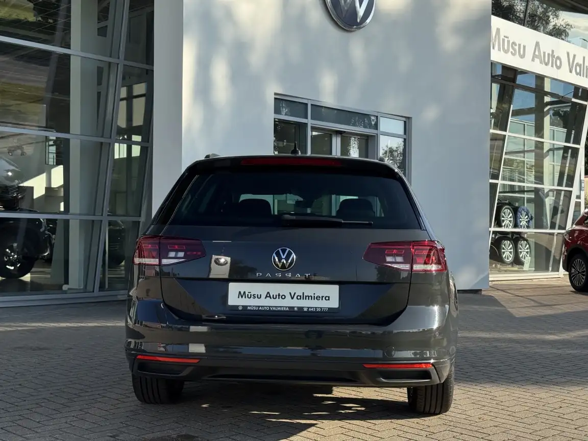 VOLKSWAGEN PASSAT