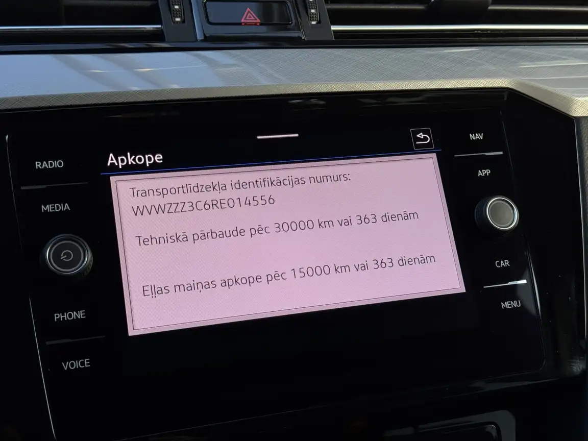 VOLKSWAGEN PASSAT