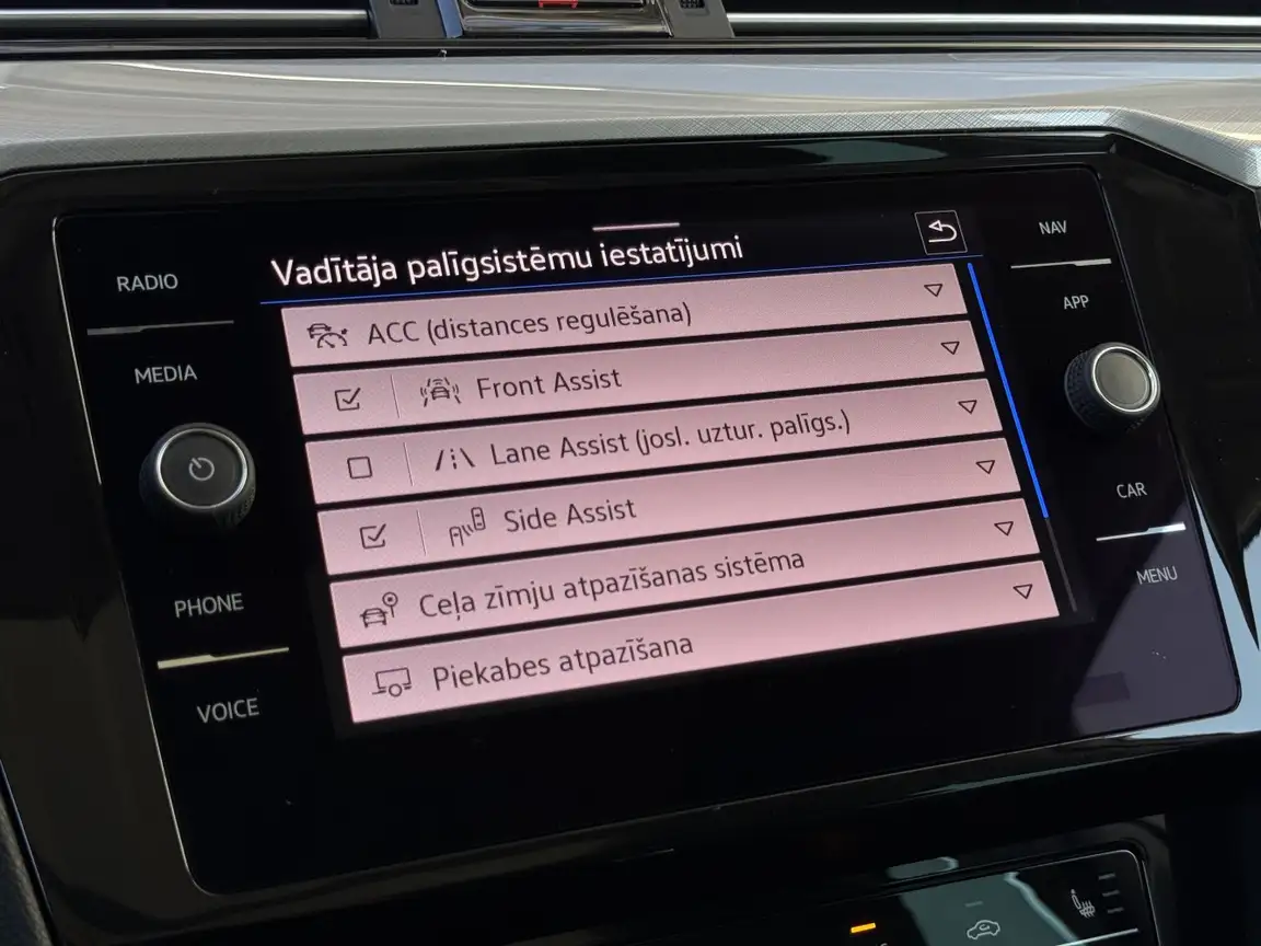 VOLKSWAGEN PASSAT