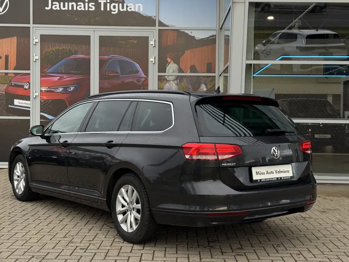 VOLKSWAGEN PASSAT