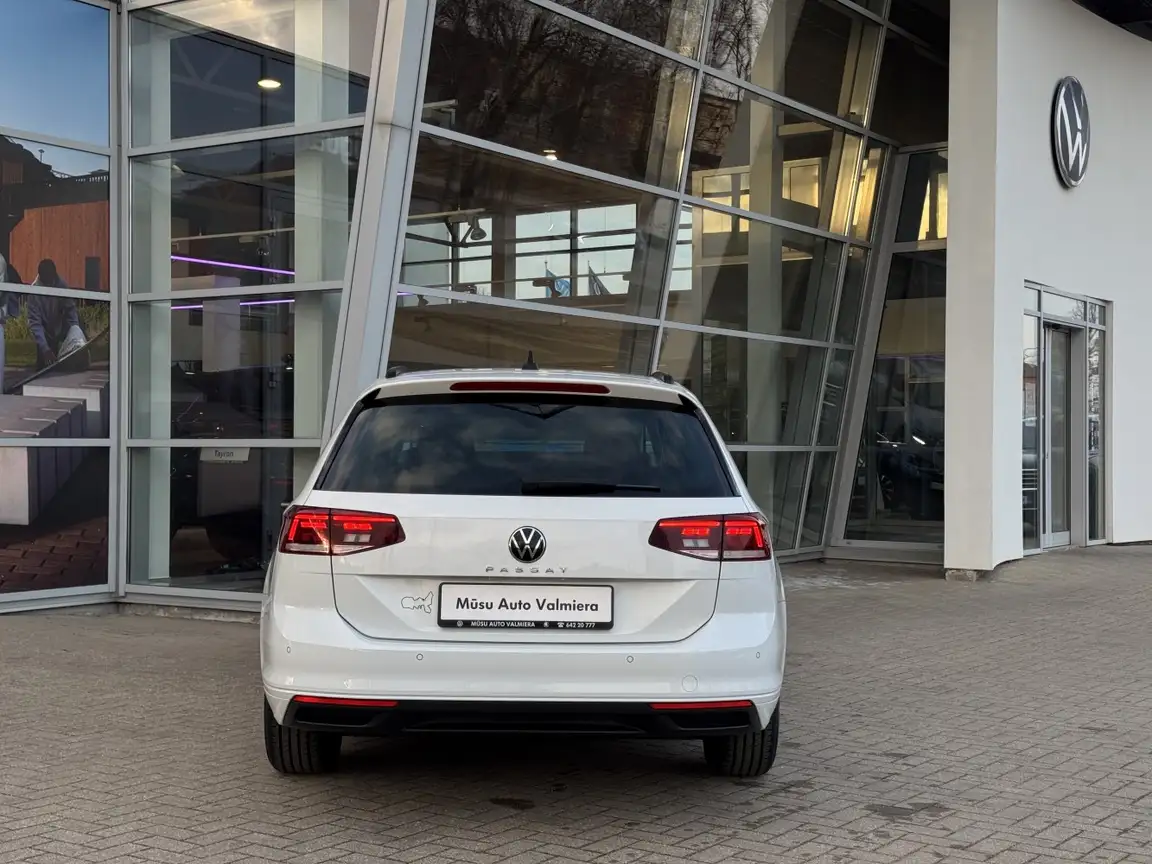 VOLKSWAGEN PASSAT
